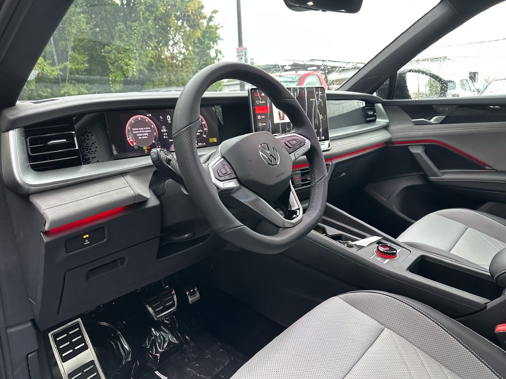 New 2026 Volkswagen Tiguan SE R-Line AWD/4WD image 11