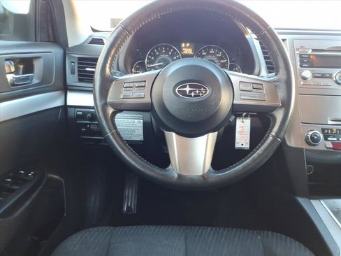 Used 2010 Subaru Outback 2.5i Premium image 5