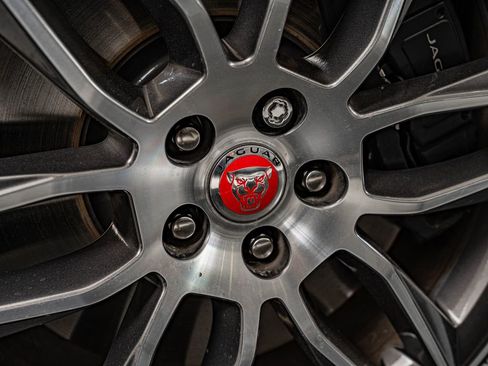 Used 2023 Jaguar F-TYPE Coupe image 11