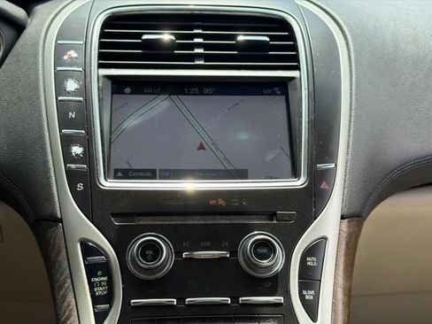 Used 2018 Lincoln MKX Reserve w/ Lincoln MKX Climate Package AWD/4WD image 17