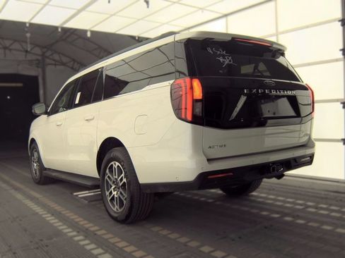 Used 2025 Ford Expedition Max Active RWD image 3