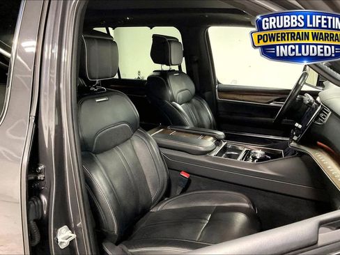 Used 2022 Jeep Grand Wagoneer Series II AWD/4WD image 9