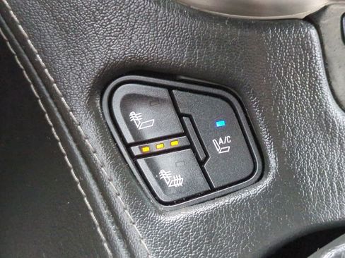 Used 2016 GMC Yukon XL Denali w/ Open Road Package RWD image 24