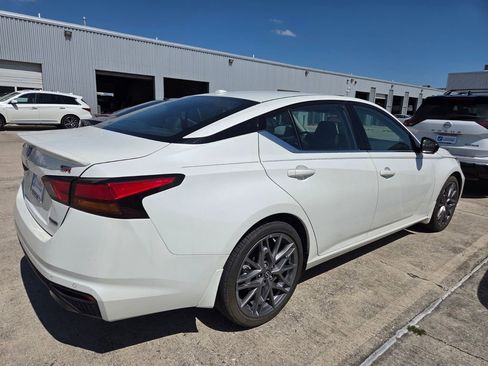 Used 2024 Nissan Altima 2.0 SR FWD image 4