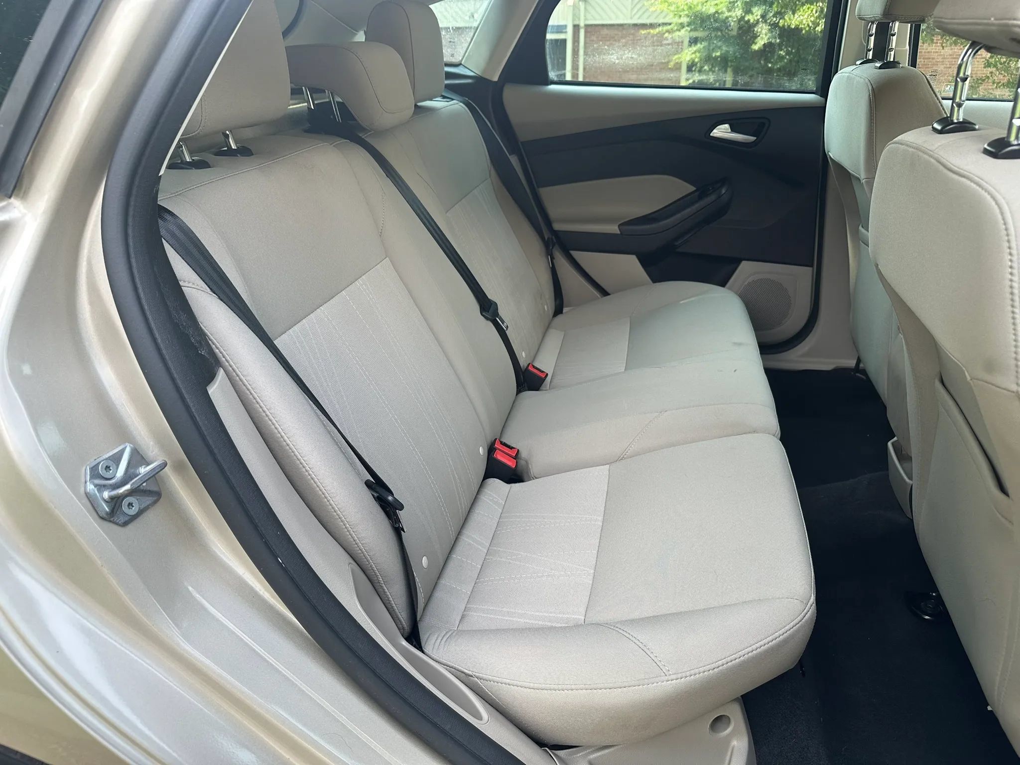 Used 2017 Ford Focus SE FWD image 14
