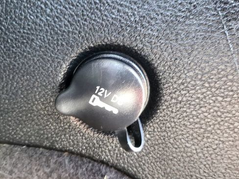 Used 2019 Jeep Grand Cherokee Laredo AWD/4WD image 16