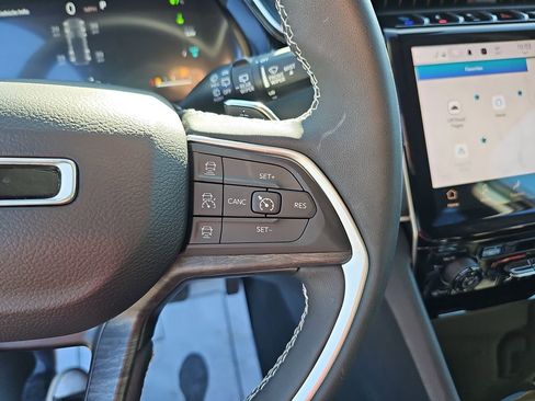 Used 2023 Jeep Grand Cherokee 4WD 4xe image 22