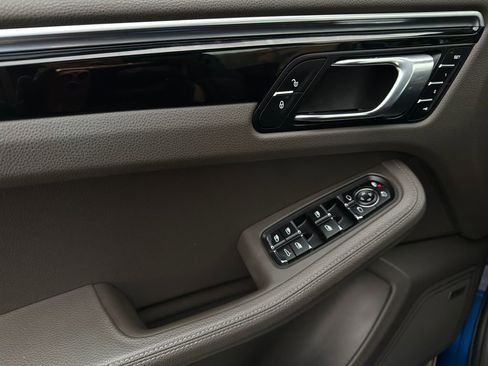 Used 2018 Porsche Macan image 33