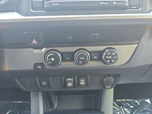 Used 2019 Toyota Tacoma SR5 RWD image 22