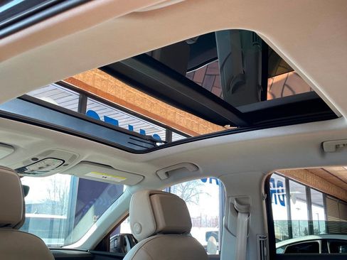 Used 2019 Audi e-tron Premium Plus image 23