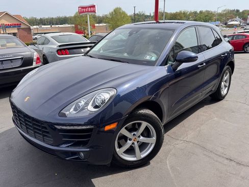 Used 2018 Porsche Macan AWD/4WD image 2