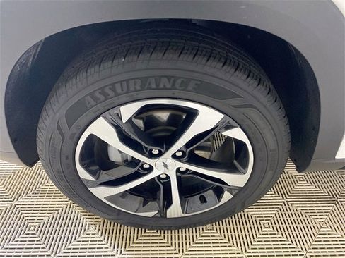 Used 2024 Chevrolet Trax RS image 22
