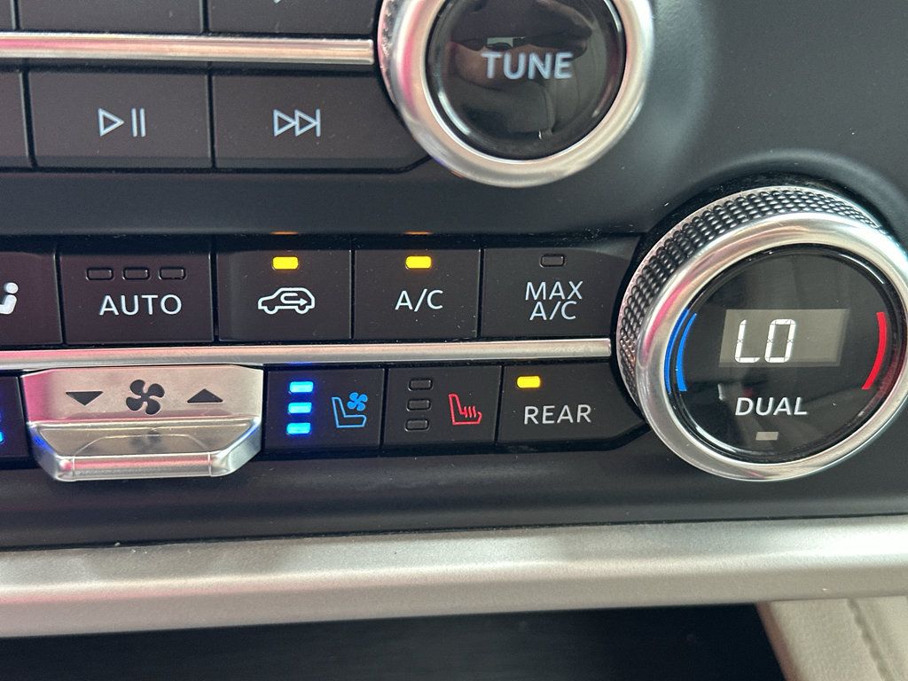 Used 2024 Ford Expedition Limited AWD/4WD image 17