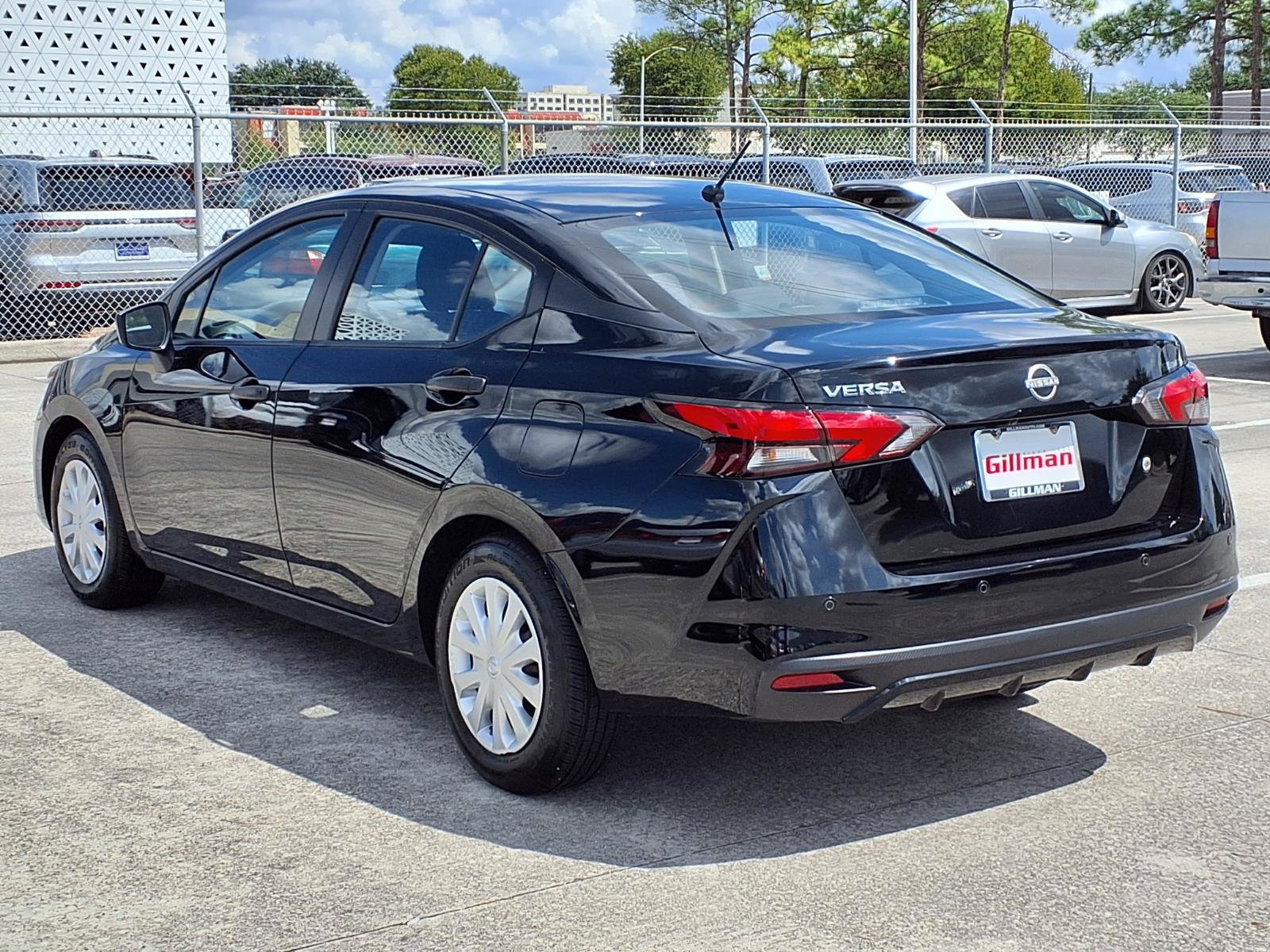 Used 2024 Nissan Versa S FWD image 3