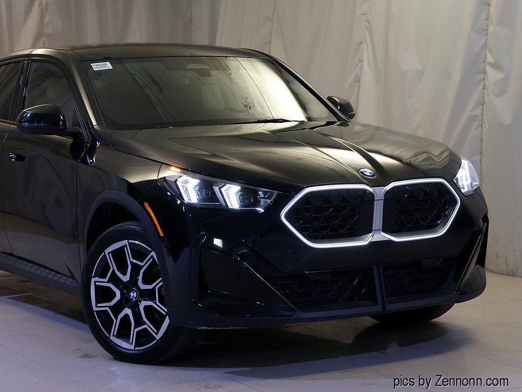 Certified 2025 BMW X2 xDrive28i w/ Premium Package AWD/4WD image 2