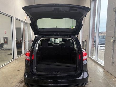 Used 2017 Ford C-MAX SE image 14