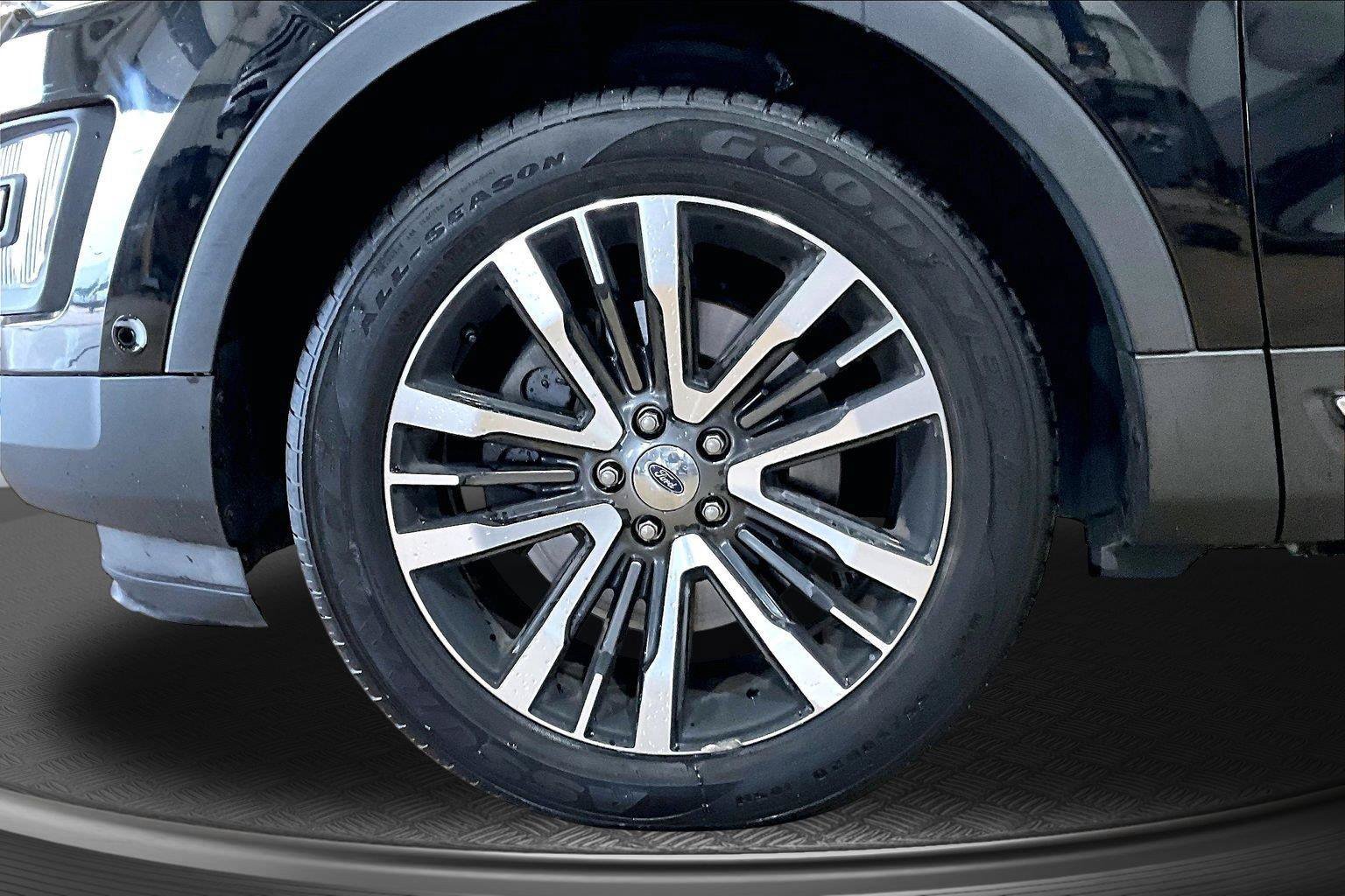 Used 2017 Ford Explorer Platinum AWD/4WD image 10