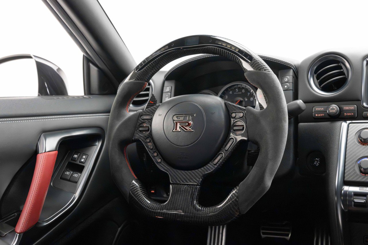 Used 2014 Nissan GT-R Black Edition AWD/4WD image 10
