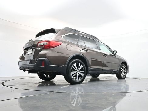 Used 2019 Subaru Outback 3.6R Limited w/ Popular Package #2 AWD/4WD image 38
