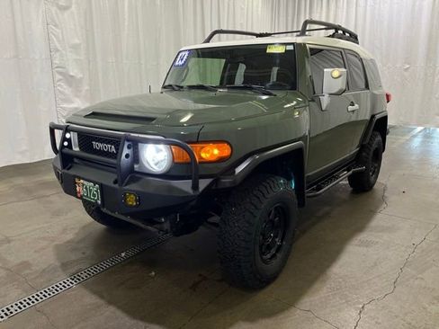 Used 2014 Toyota FJ Cruiser 4WD w/ Convenience Package image 8