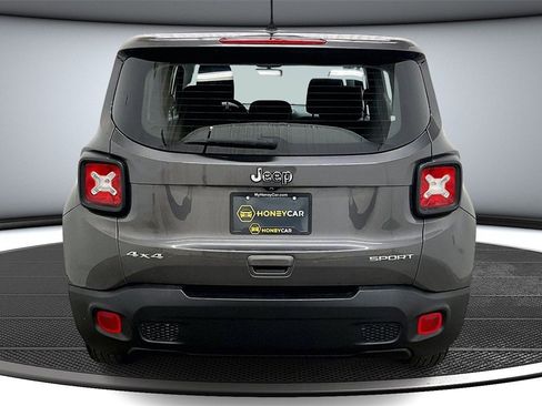 Used 2020 Jeep Renegade Sport image 5