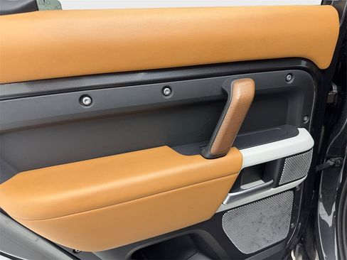 Used 2023 Land Rover Defender 130 First Edition image 41