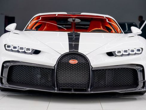 Used 2022 Bugatti Chiron Pur Sport image 2