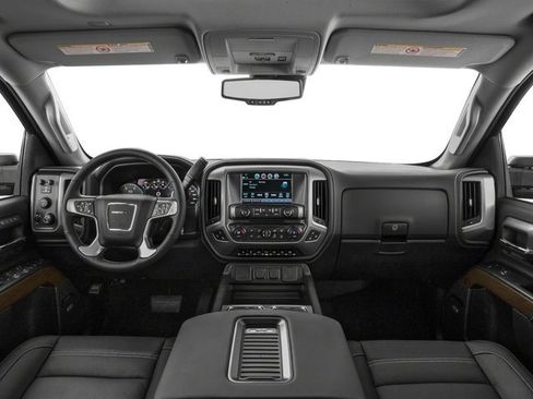 Used 2018 GMC Sierra 2500 Denali w/ Duramax Plus Package AWD/4WD image 11