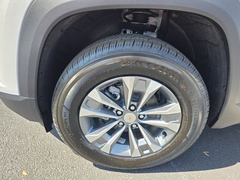 New 2026 Chevrolet Equinox LT image 4