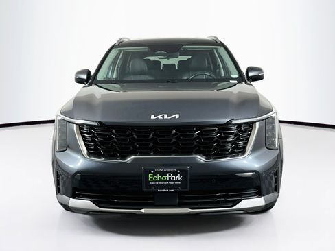Used 2024 Kia Sorento S FWD image 2