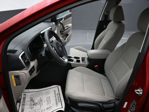 Used 2022 Kia Sportage LX image 12