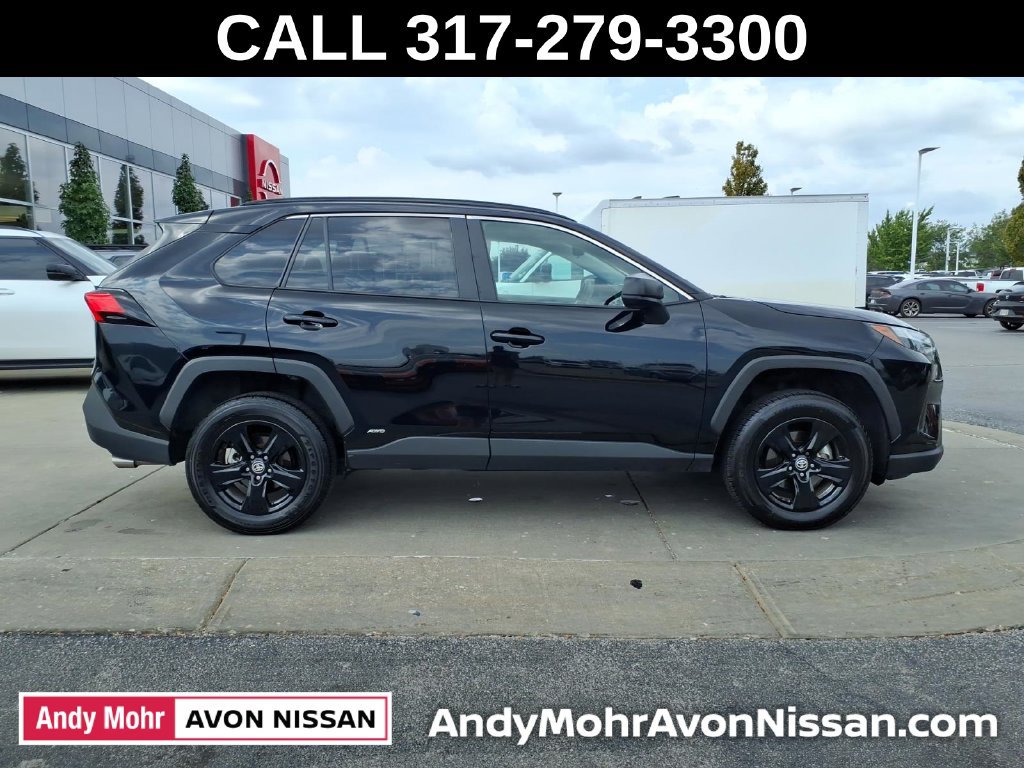 Used 2025 Toyota RAV4 LE AWD/4WD image 9