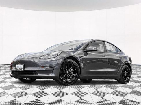 Used 2023 Tesla Model 3 Standard Range RWD image 2