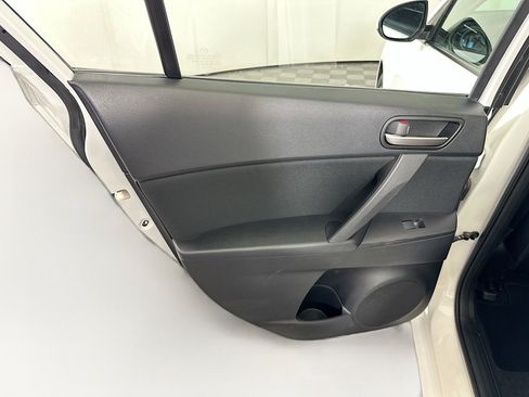 Used 2012 MAZDA MAZDA3 i Touring FWD image 24
