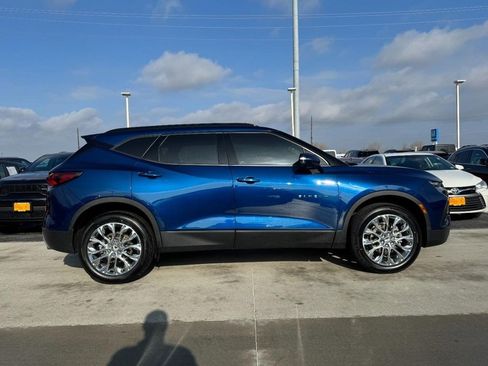 Used 2022 Chevrolet Blazer LT image 2