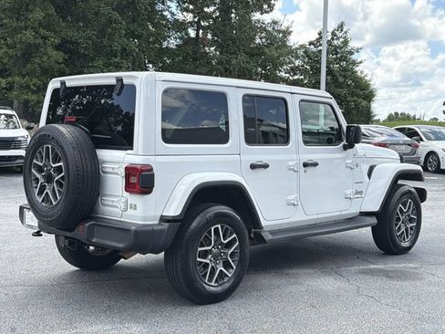 Used 2024 Jeep Wrangler Unlimited Sahara AWD/4WD image 6