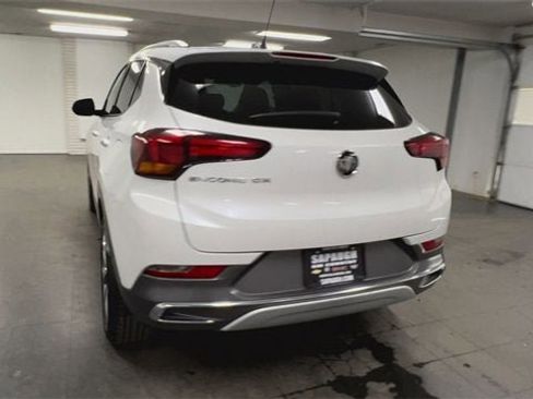 Used 2022 Buick Encore GX Essence w/ Experience Buick Package image 7