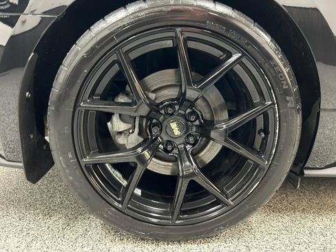 Used 2018 Ford Mustang Coupe RWD image 7