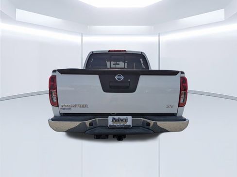Used 2019 Nissan Frontier SV image 5