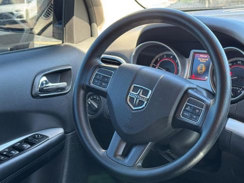 Used 2020 Dodge Journey SE w/ Blacktop Package image 7