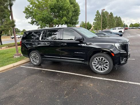 Used 2024 GMC Yukon XL Denali Ultimate AWD/4WD image 1