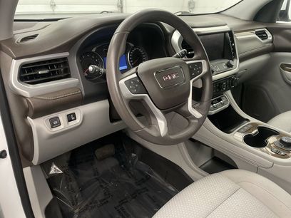 Used 2023 GMC Acadia SLE