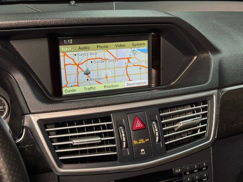 Used 2010 Mercedes-Benz E 550 Sedan image 44