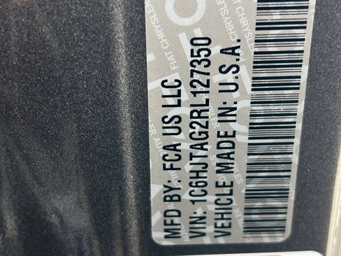Used 2024 Jeep Gladiator Sport AWD/4WD image 24