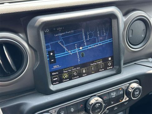 Used 2022 Jeep Gladiator Willys image 24