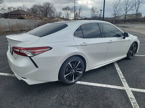 Used 2018 Toyota Camry XSE image 4