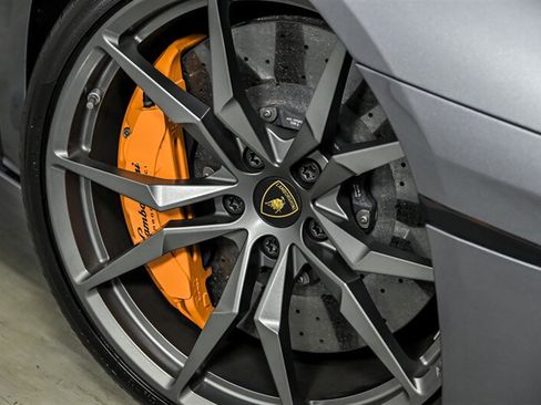 Used 2015 Lamborghini Aventador LP 700-4 AWD/4WD image 3