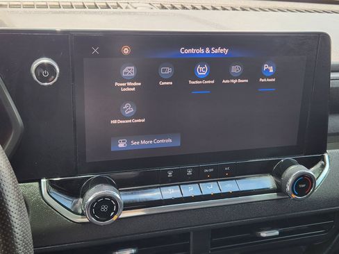 Certified 2024 Chevrolet Colorado Trail Boss w/ Technology Package AWD/4WD image 17