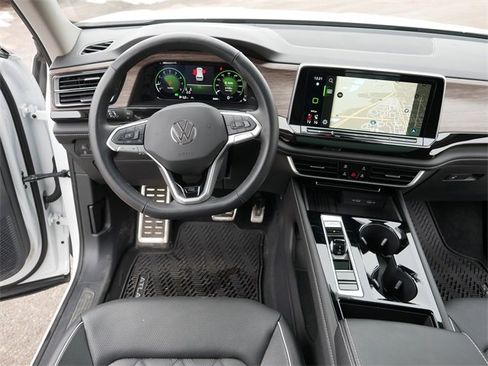 Certified 2025 Volkswagen Atlas SEL Premium R-Line image 22