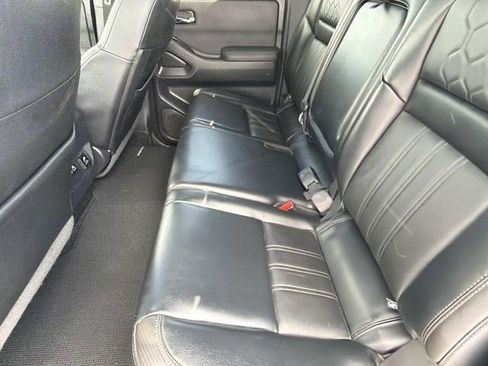Used 2022 Nissan Frontier PRO-4X w/ Pro-4X Premium Package image 19